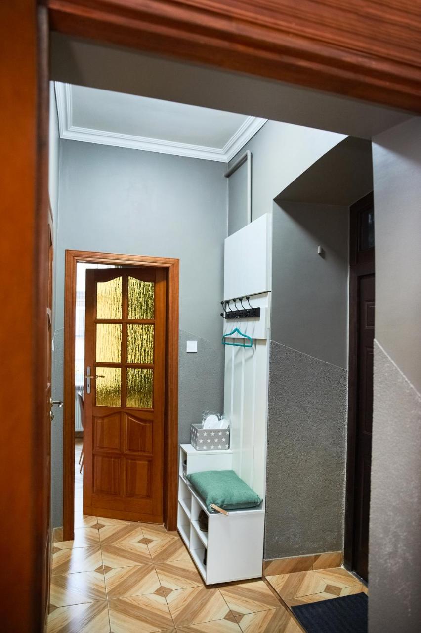 Cozy Apartment, 5Mins To Opera Львов Экстерьер фото