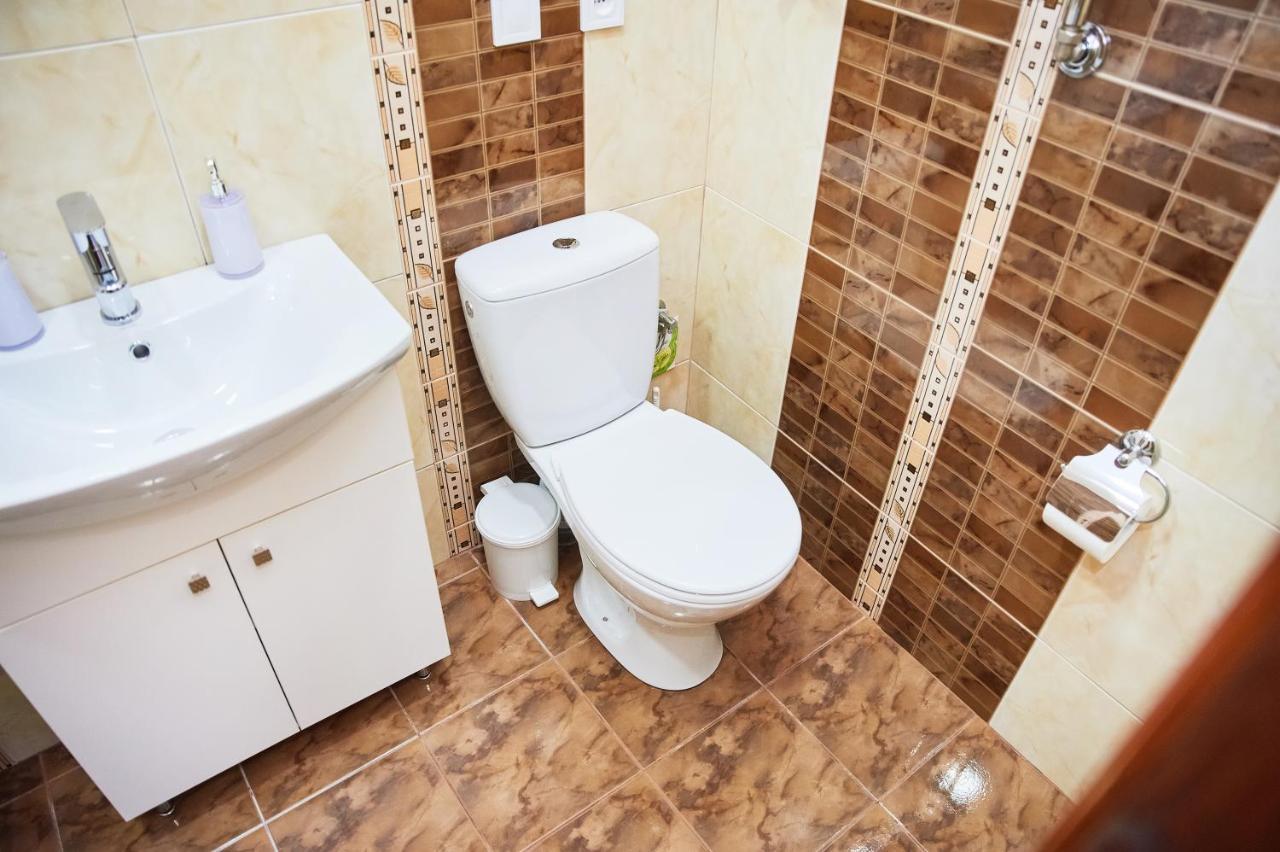 Cozy Apartment, 5Mins To Opera Львов Экстерьер фото